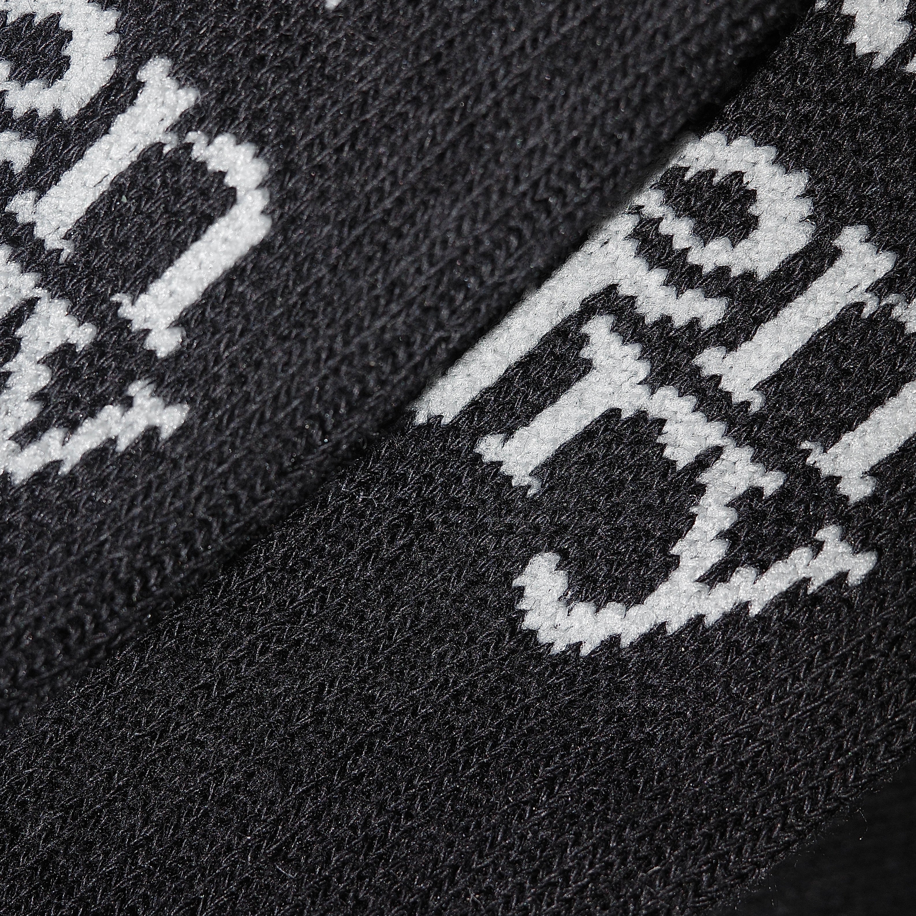 Logo Quarter - Black