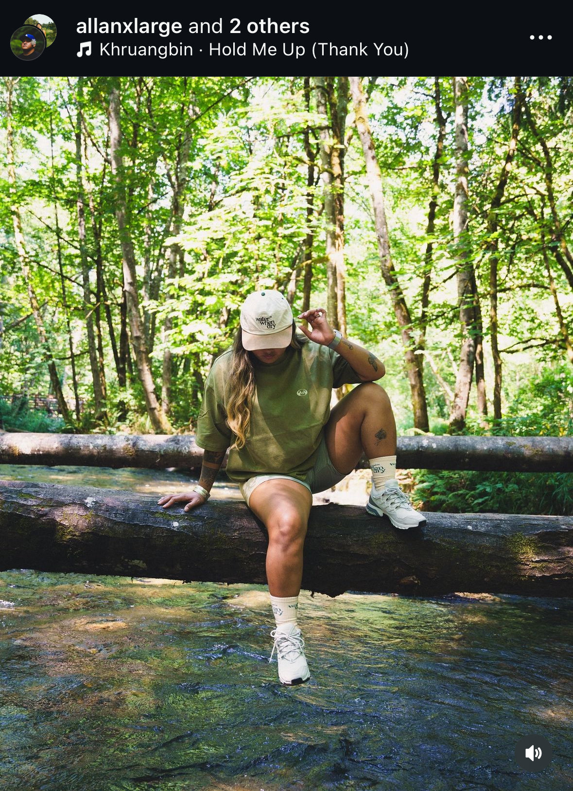Oval Icon Tee - Moss