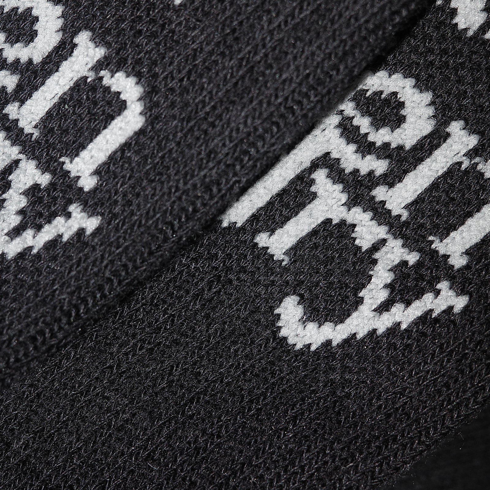 Logo Quarter - Black